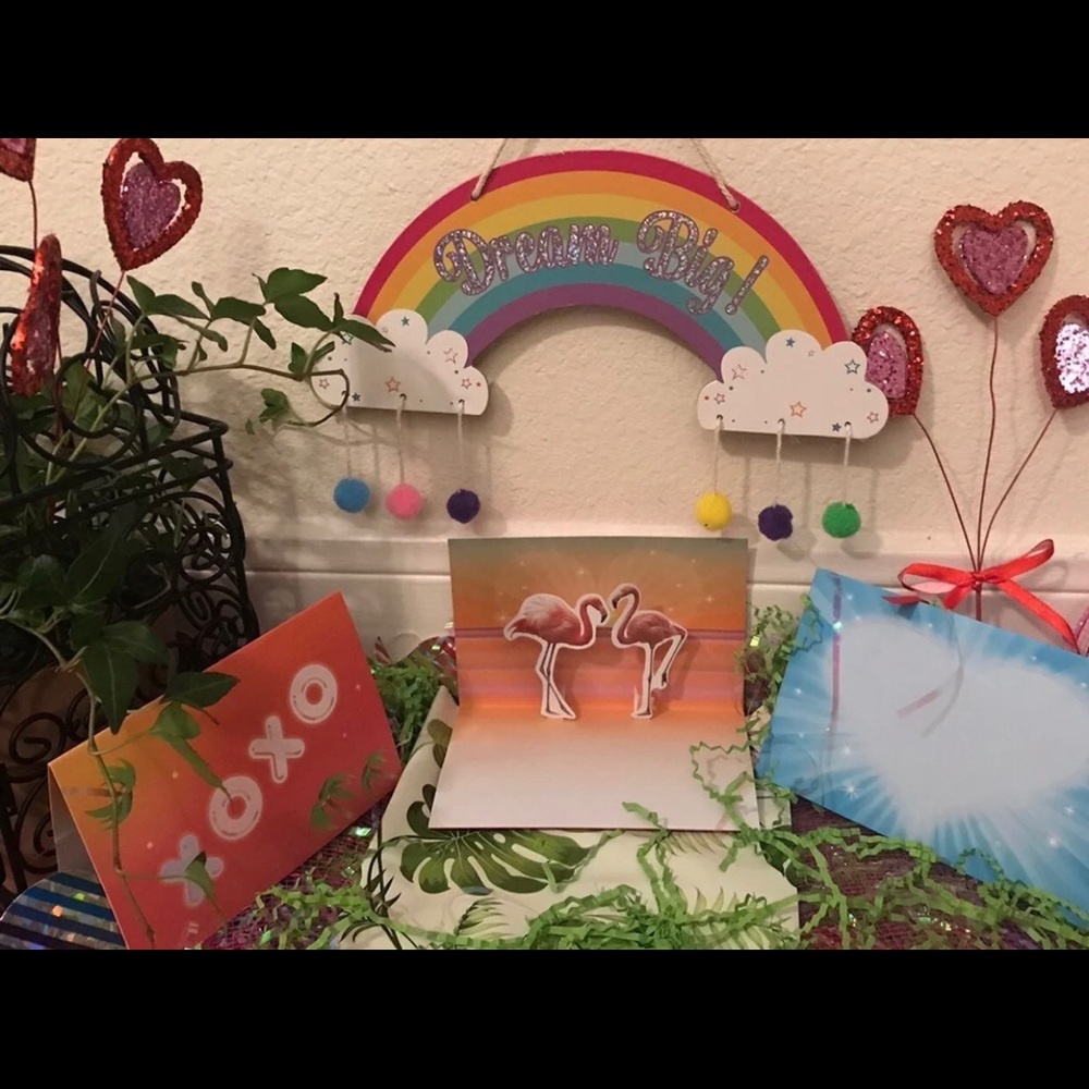 Kisses Pop Up Love Greeting Cards. - Picture 3 of 8